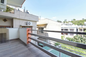 Balcony - Fabhotel Aayat Home Stay (Dehradun)