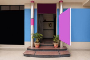 Property entrance - FabHotel Le Royal Inn (Chennai)