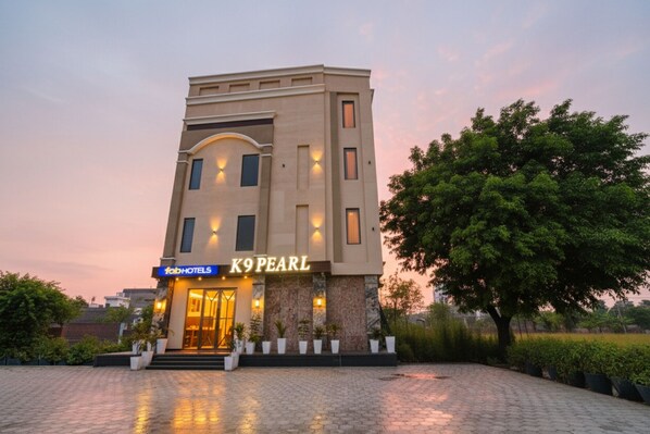 Property entrance - Fabhotel K9 Pearl (Ludhiana)
