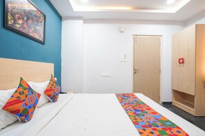 Egyptian cotton sheets, premium bedding, in-room safe, free WiFi