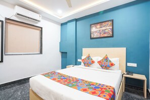 Egyptian cotton sheets, premium bedding, in-room safe, free WiFi