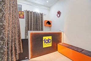 Reception - Fabhotel Sri Ram Milan Palace (Faizabad)