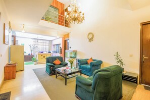 Lobby sitting area - Fabhotel Am Bliss (Gurugram)