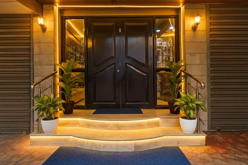 Fabhotel Gulshan International