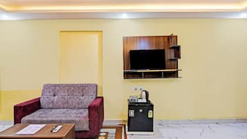 Egyptian cotton sheets, premium bedding, in-room safe, free WiFi