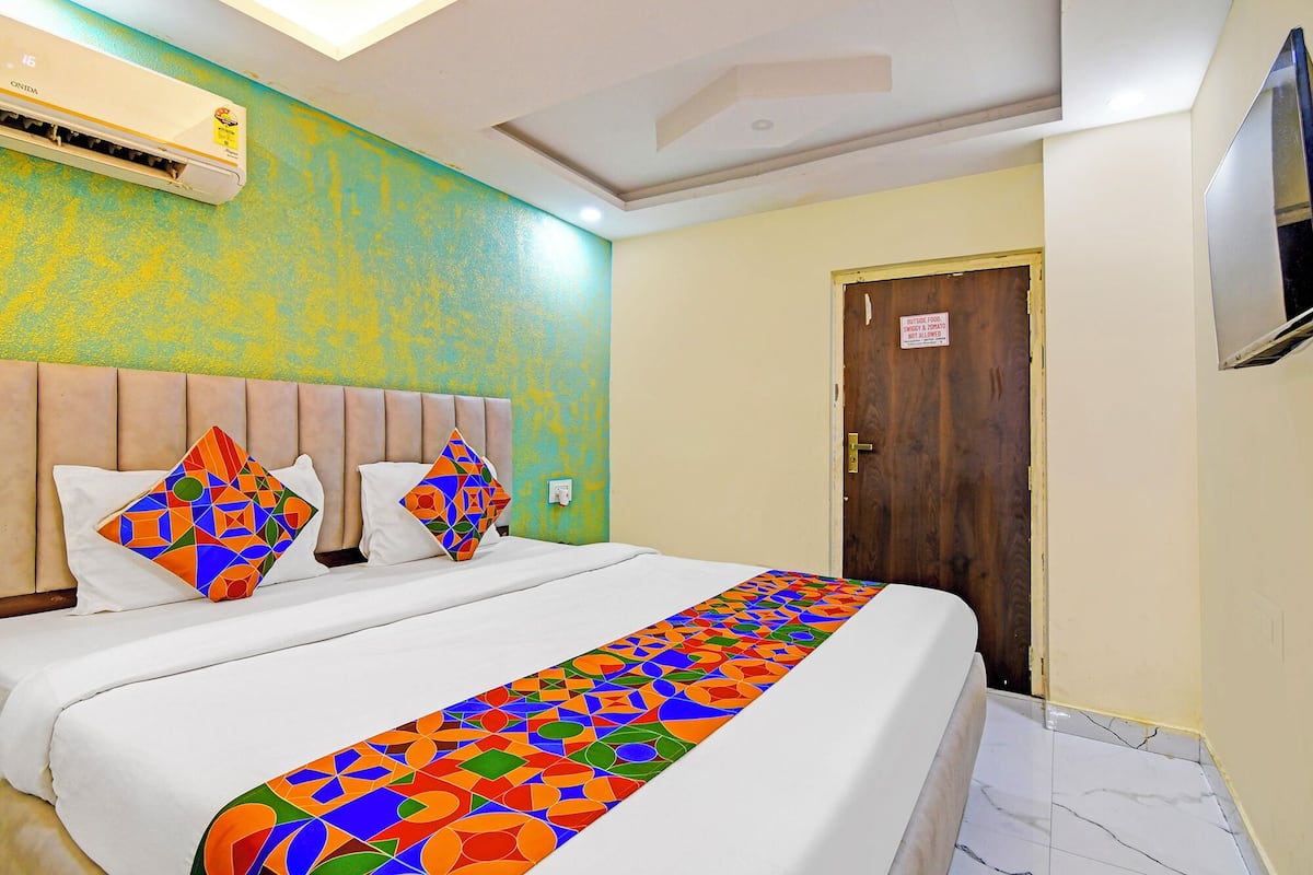 Deluxe Room | Egyptian cotton sheets, premium bedding, in-room safe, free WiFi