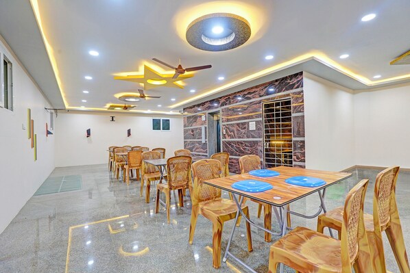 Restaurant - Fabhotel saravana shelters residency - Near tambaram railway station (Chennai)