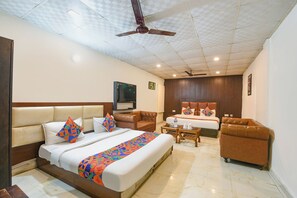 Family Room | Egyptian cotton sheets, premium bedding, in-room safe, free WiFi - Fabhotel Lazeeno (Faridabad)