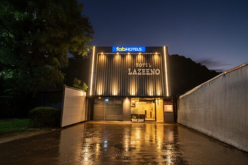 Fabhotel Lazeeno