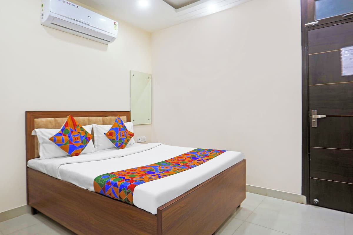 Deluxe Room | Egyptian cotton sheets, premium bedding, in-room safe, free WiFi