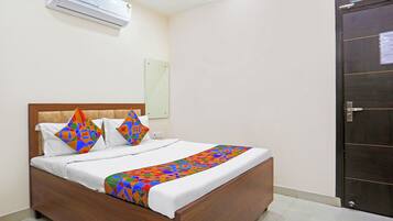 Deluxe Room | Egyptian cotton sheets, premium bedding, in-room safe, free WiFi
