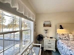 3 bedrooms, desk, iron/ironing board, travel cot