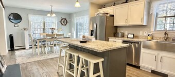 Waterfront HotTub Kids Pets Compound![Ocean Oasis]