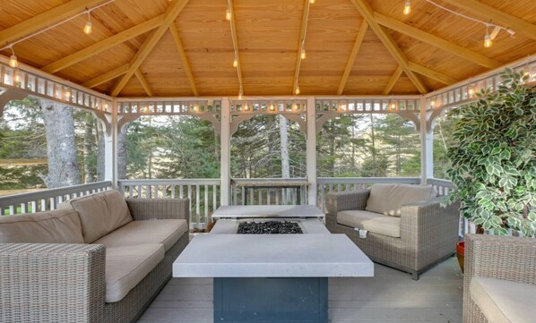 Property grounds - Waterfront HotTub Kids Pets Compound![Ocean Oasis] (Gouldsboro)