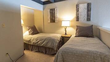 3 chambres, fer et planche à repasser, accès au Wi-Fi (inclus)