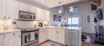 Mountain-front Condo Sleeps 8 + Sauna