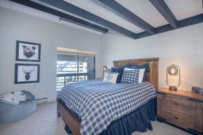 3 室のベッドルーム、アイロン / アイロン台、WiFi (無料)、ベッドシーツ