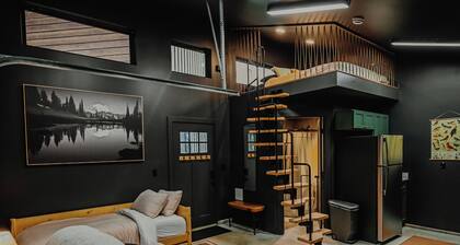 Modern Mountain Mini House- studio house w/ sleeping loft Packwood with WIFI, AC
