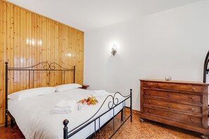 1 dormitorio, wifi, ropa de cama