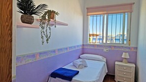 3 bedrooms, bed sheets