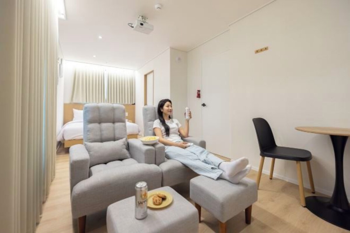 เครื่องนอนระดับพรีเมียม, ผ้าม่านกันแสง, ห้องเก็บเสียง, Wi-Fi ฟรี