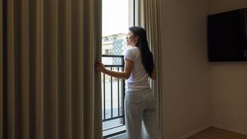 Deluxe Spa Room | Premium bedding, blackout drapes, soundproofing, free WiFi