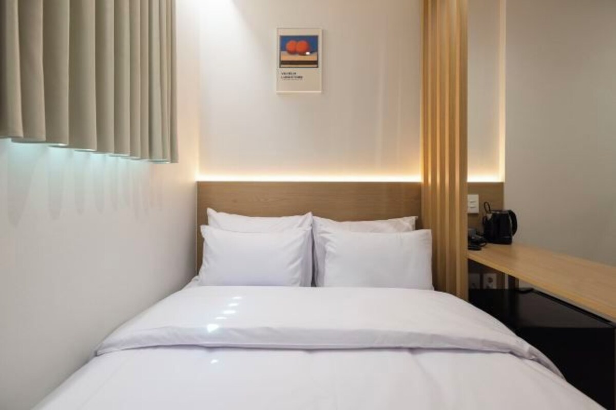 เครื่องนอนระดับพรีเมียม, ผ้าม่านกันแสง, ห้องเก็บเสียง, Wi-Fi ฟรี