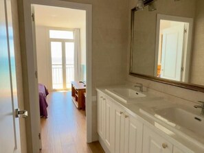 3 Schlafzimmer, Bügeleisen/Bügelbrett, Internetzugang, Bettwäsche