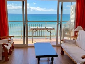 Fernseher, Tischtennisplatte