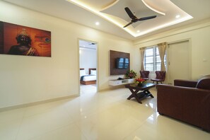 2 chambres, fer et planche à repasser, Wi-Fi, draps fournis