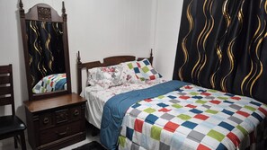 1 habitación, tabla de planchar con plancha, wifi y ropa de cama 