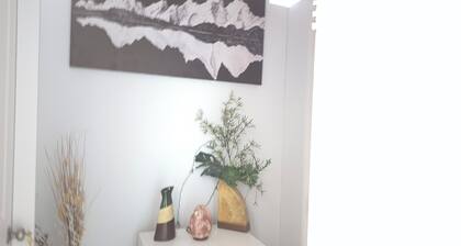 Cozy & Neat 1BR Suite– 5min Walk to Ksyen Reg Hosp | Ideal for Nurses & Visitors