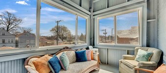 6 Bed Whole House In Chicagolands Trendy Berwyn 6 Bedroom Home by AllSet Turnover