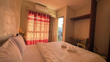 2 bedrooms, desk, iron/ironing board, free WiFi