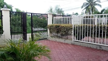 Enceinte de lâhĂ©bergement