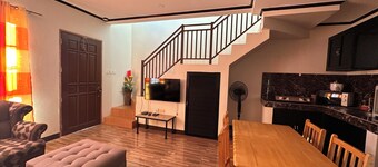 (A) Cozy Batangas Hideaway: Santa Rita Townhouse