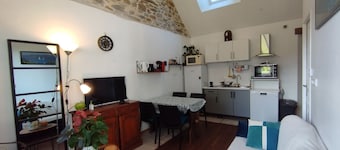 Logis de Cancale - Logis Duguesclin, in the heart of Cancale, just a stone's throw from the sea!