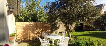 Logis de Cancale - Logis Duguesclin, in the heart of Cancale, just a stone's throw from the sea!