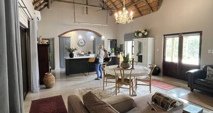 Cosy home in Big 4 Estate, 14 kms from Hoedspruit offering peace and tranquility