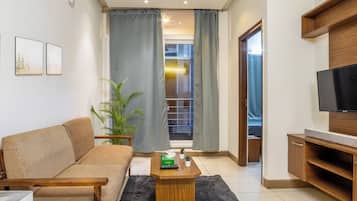 Studio, City View | Living room