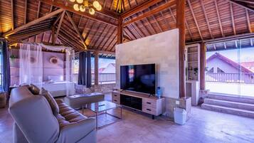 Villa | Living room | Flat-screen TV