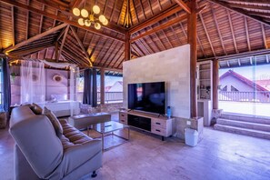 Villa | Living room | Flat-screen TV