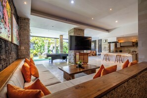 Villa | Oppholdsrom | Flatskjerm-TV