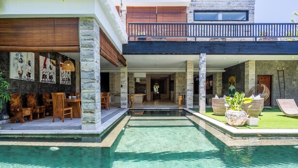 Kolam renang outdoor