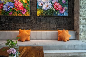 Villa | Living room | Flat-screen TV