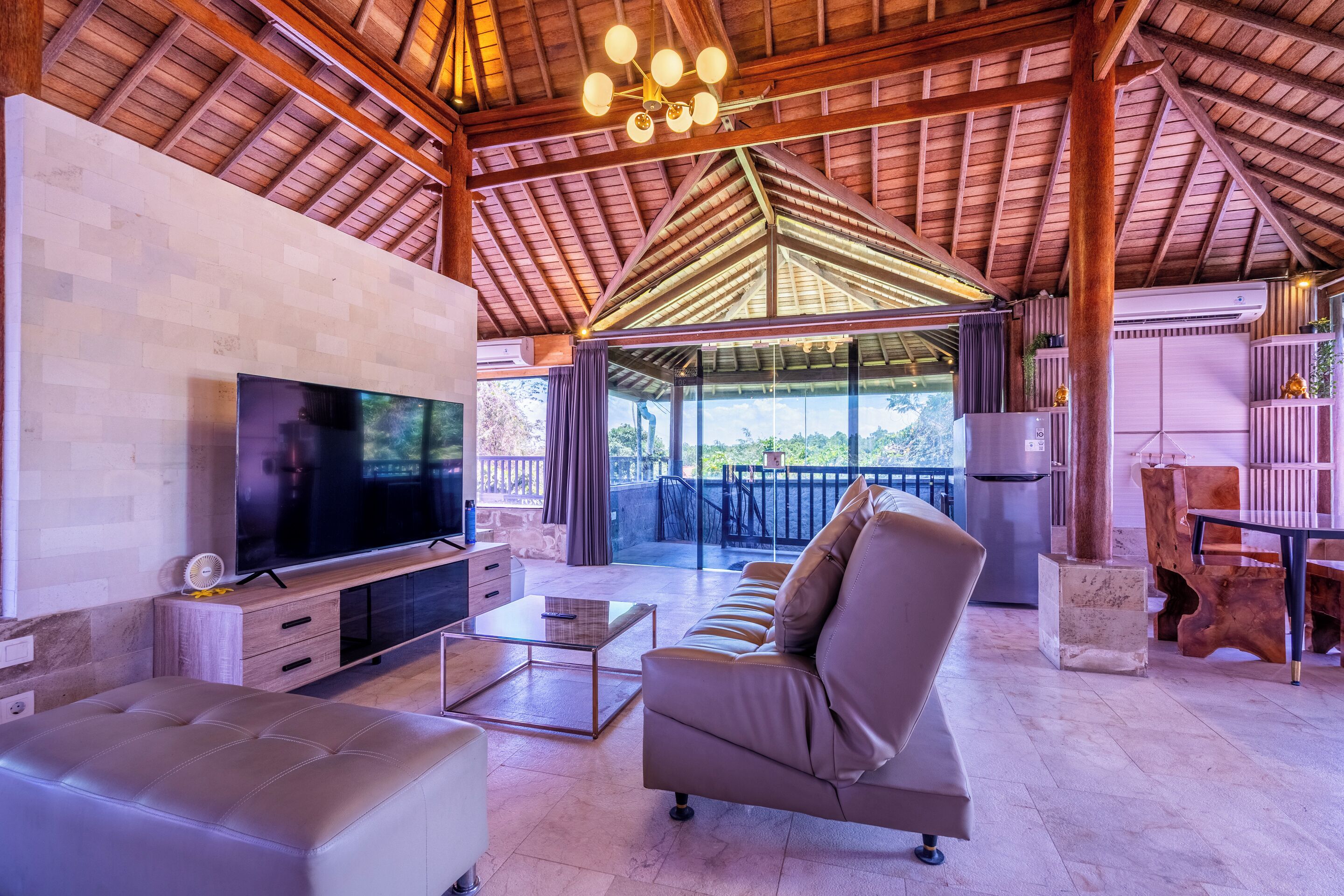 Villa | Living room | Flat-screen TV