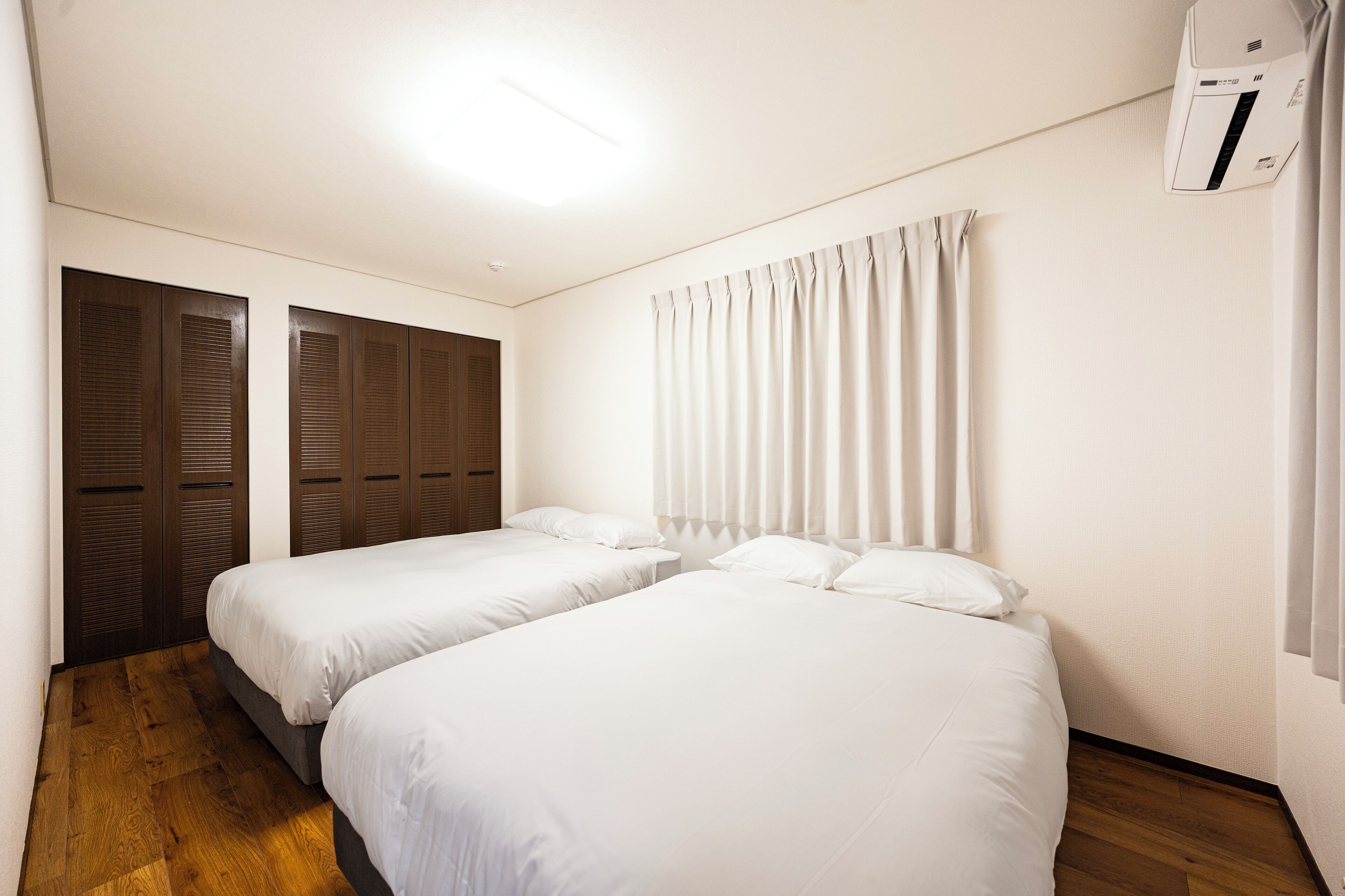 基础联排别墅, 无烟房, 简易厨房 | 3 多间卧室、羽绒被、迷你吧、特色装修