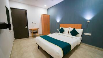 Deluxe Room | Egyptian cotton sheets, premium bedding, down comforters