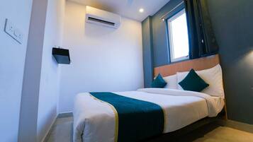 Deluxe Room | Egyptian cotton sheets, premium bedding, down comforters