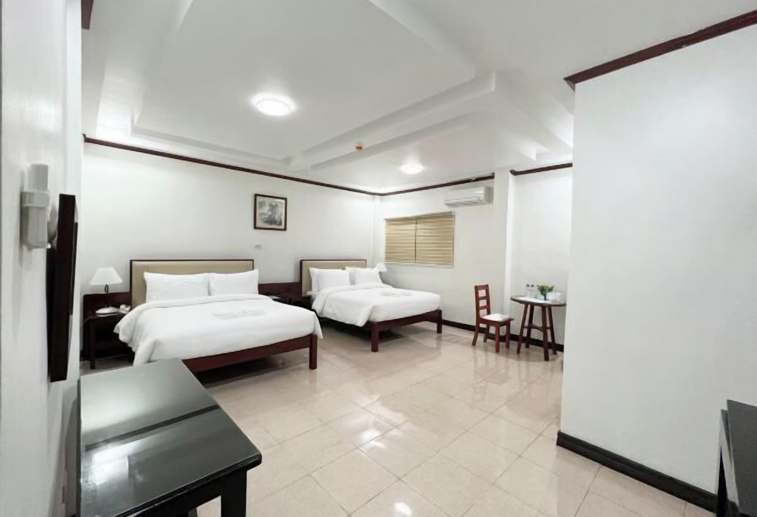 Bügeleisen/Bügelbrett, kostenloses WLAN